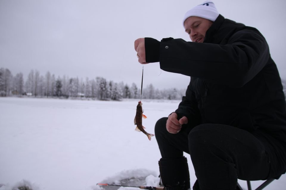 Experiencia de pesca tradicional en hielo | GetYourGuide