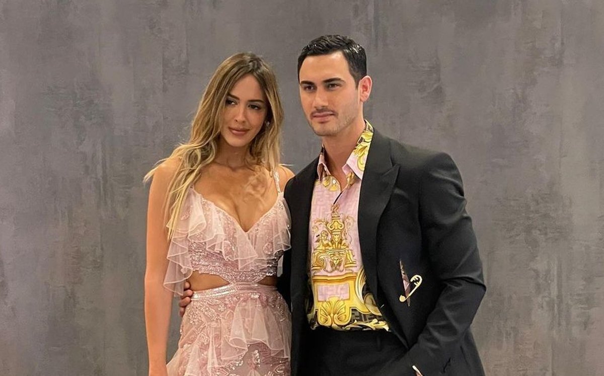 Alejandro Speitzer y Shannon de Lima en los Premios Platino en Madrid, España.